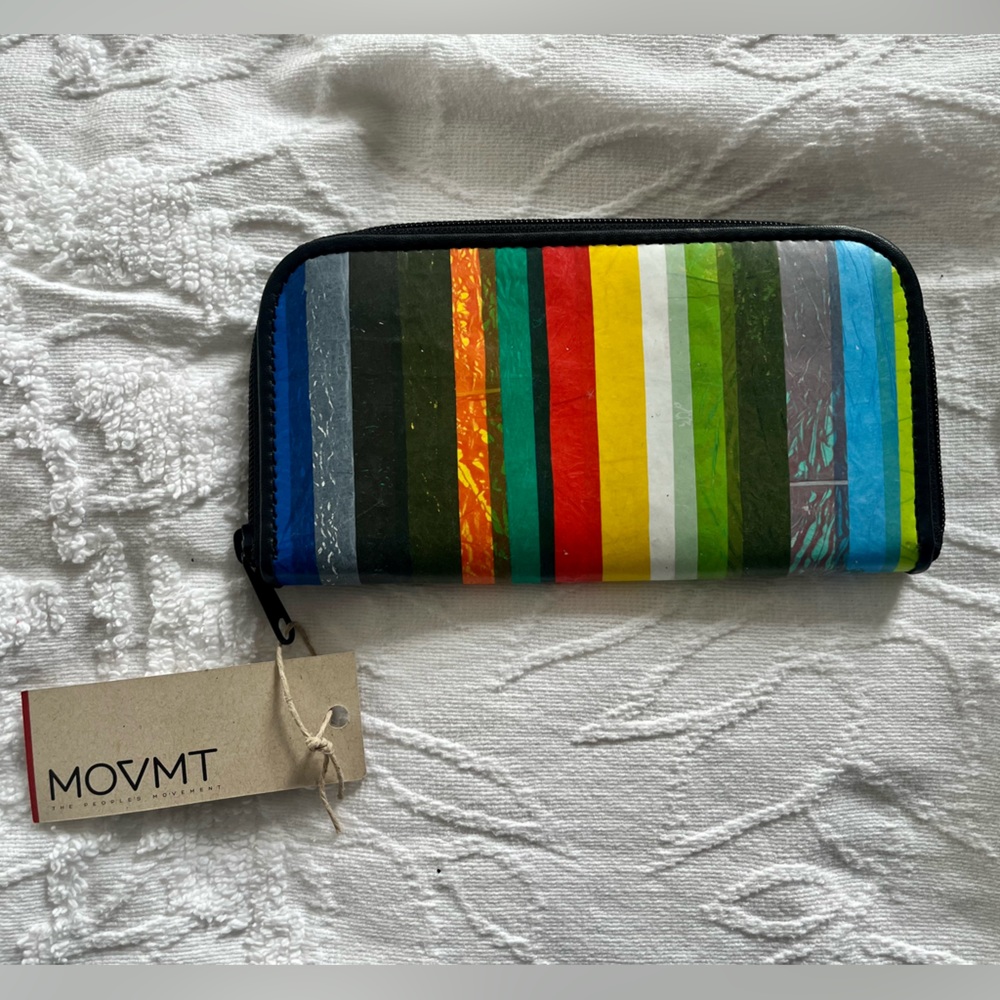 Colorful Sustainable Eco Friendly Wallet - Upcycled beach plastic - Lightweight